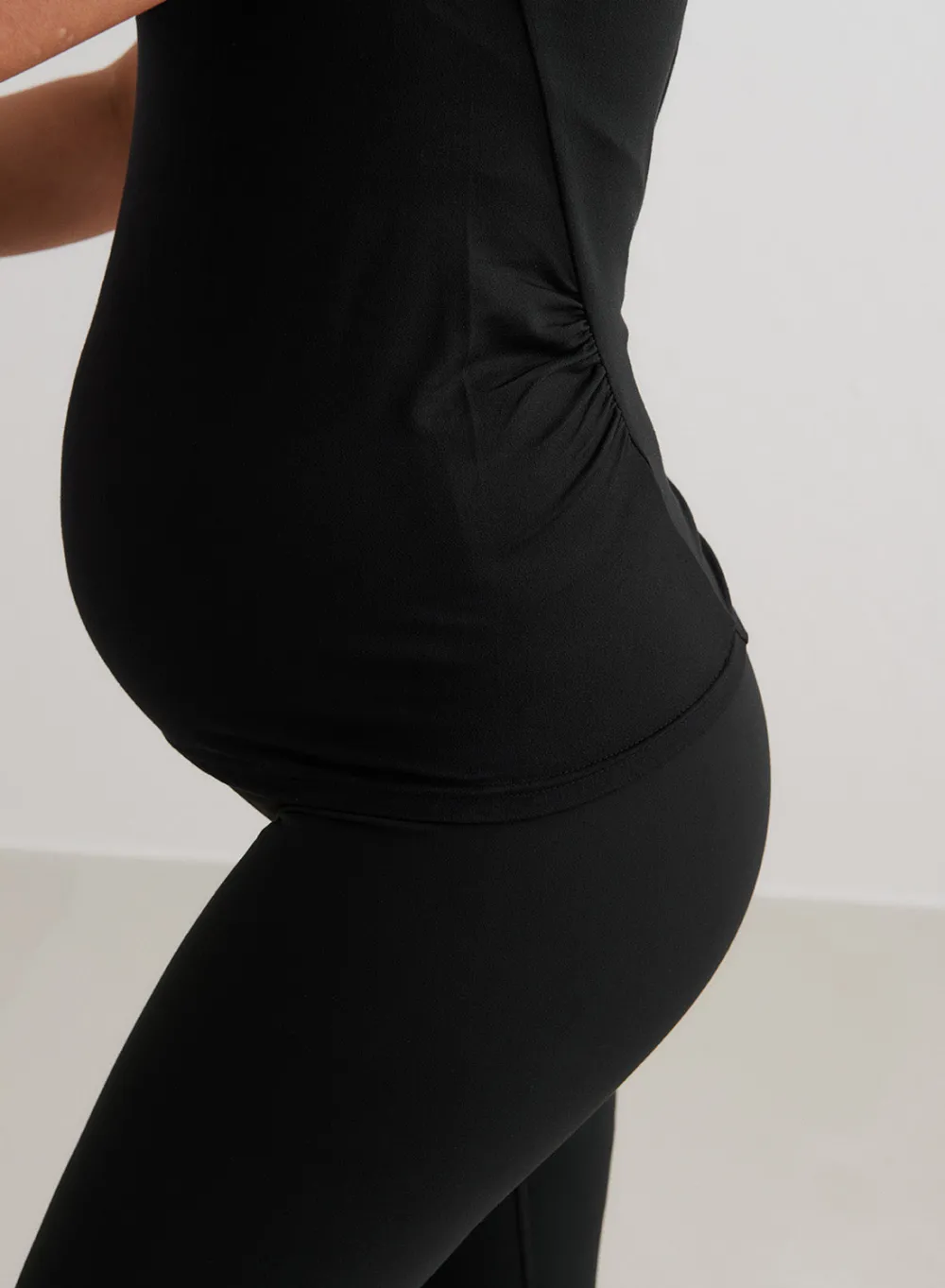 T-skjorter|Trenings-T-shirts^AIM’N Black Soft Basic Maternity Short Sleeve