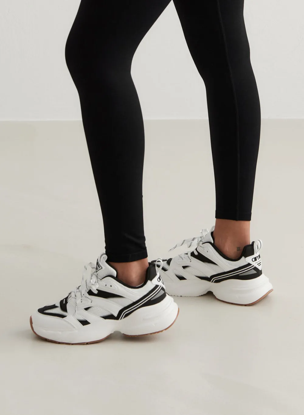 Sneakers^AIM’N Black/white Athena 100 black / white