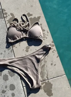 Bikinitopper^AIM’N Café Au Lait Capri Triangle Bikini Bra Cafè au lait