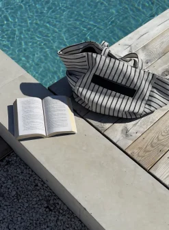 Treningsposer^AIM’N Off-white Beach Tote Bag