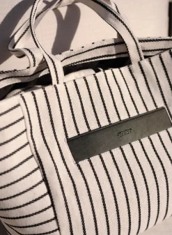 Treningsposer^AIM’N Off-white Beach Tote Bag