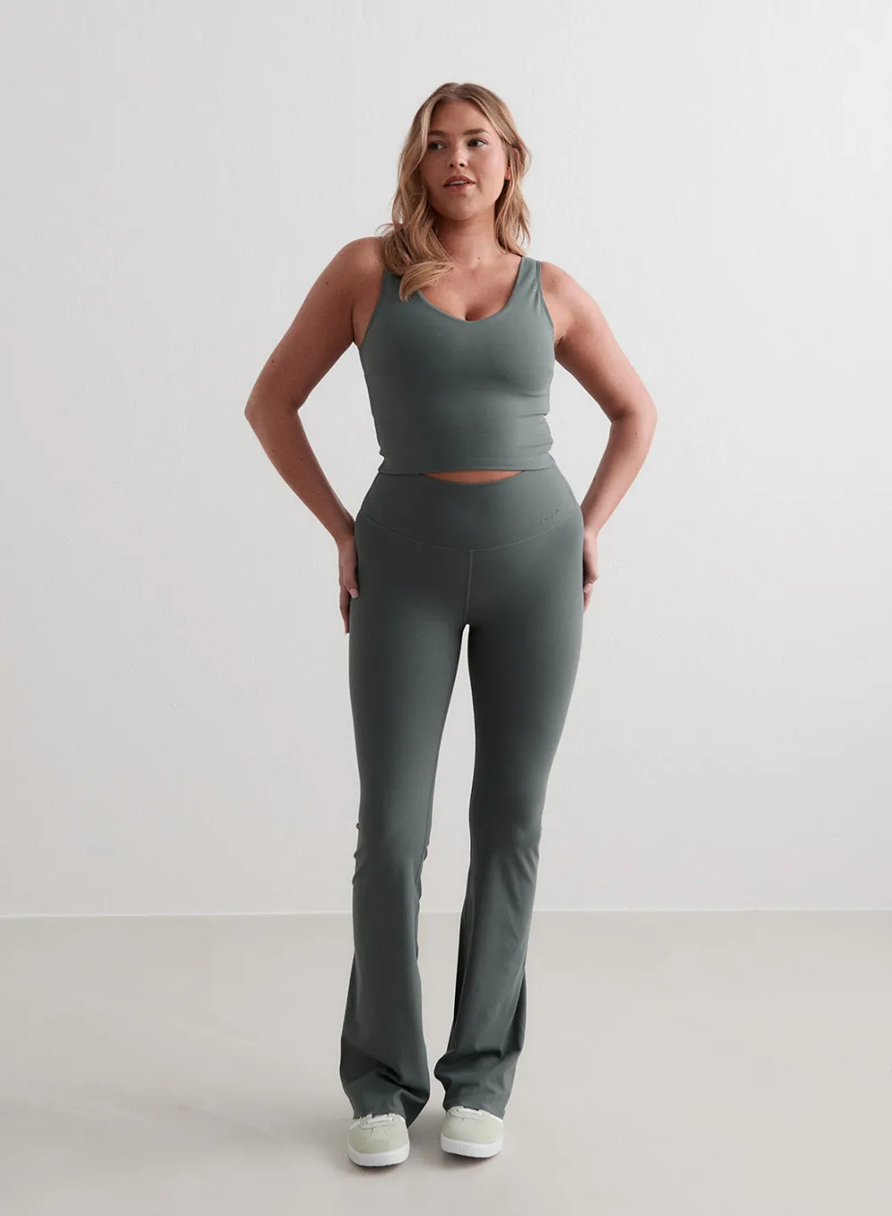 Treningstights|Flare Leggings & Tights^AIM’N Sense Flare Tights Sage